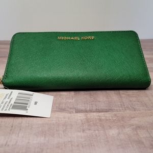 NWT Malachite Michael Kors Jet Set Wallet